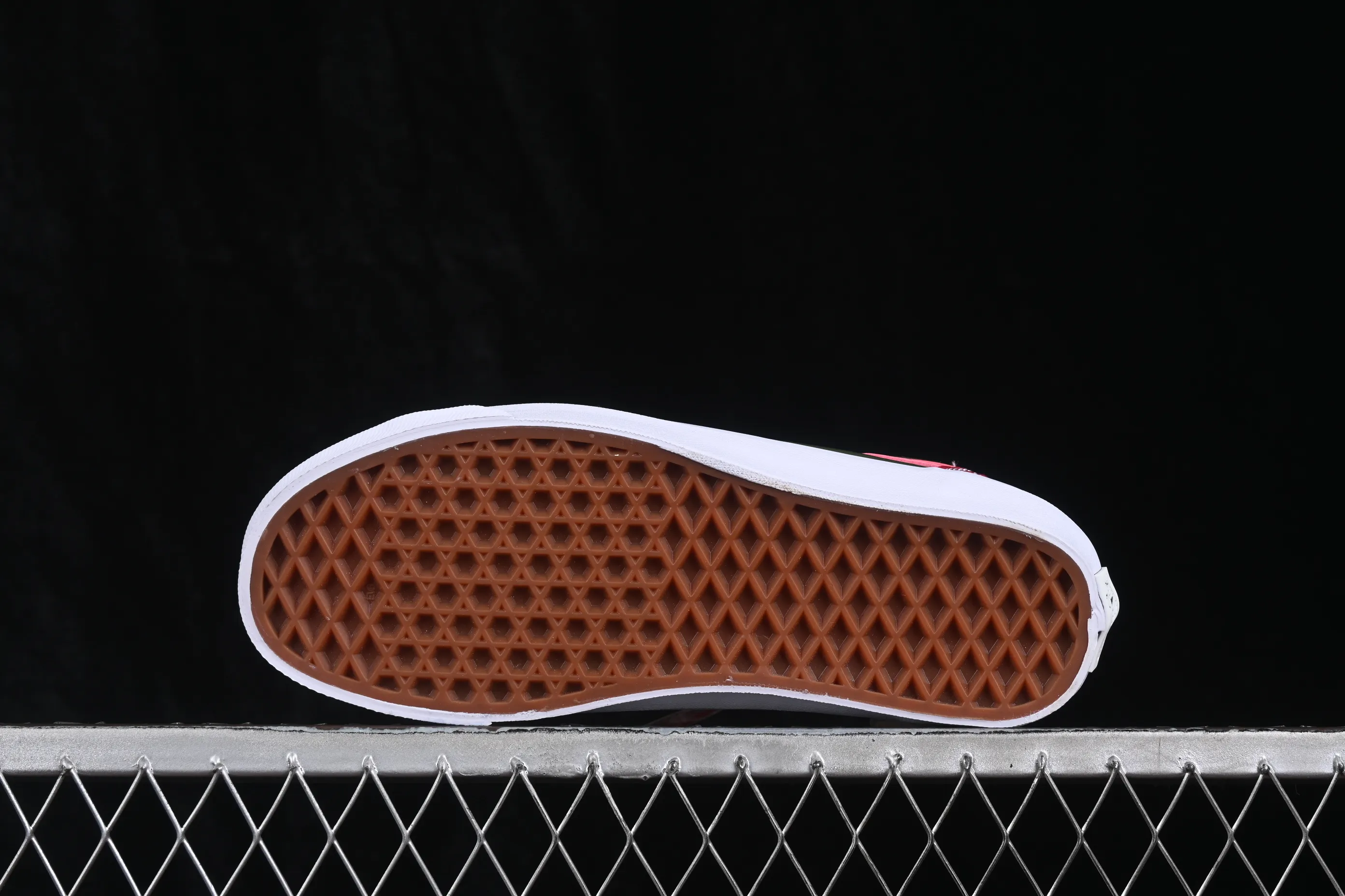 All categories Vans Vans series Vans Low Vans low top Vans Old Skool Vans patent leather low-top casual skateboard shoes VN000E8VCCZ